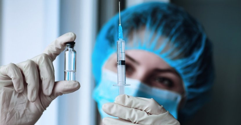 СМИ предупредили об ответственности за публикацию фейков о прививках
